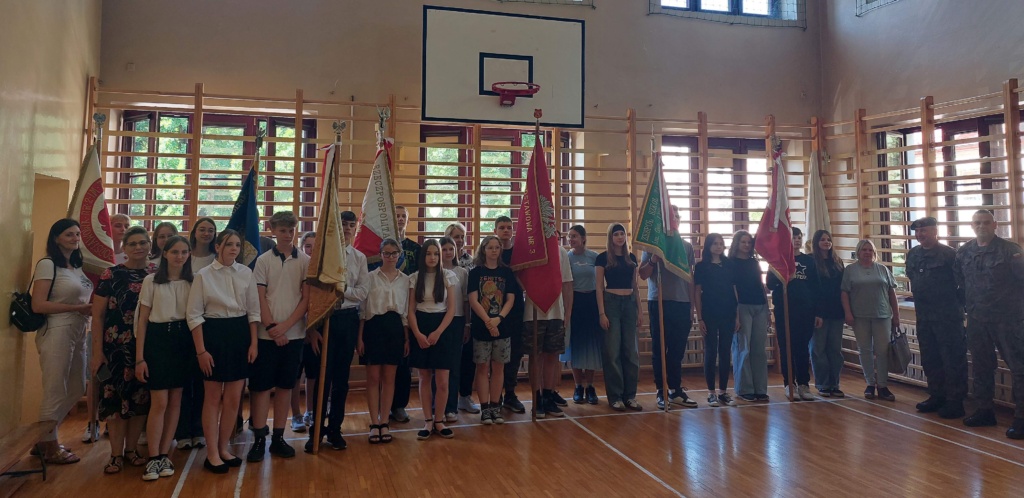 Warsztaty „Sztandar i poczet sztandarowy w szkole. Ceremoniał pocztów sztandarowych”