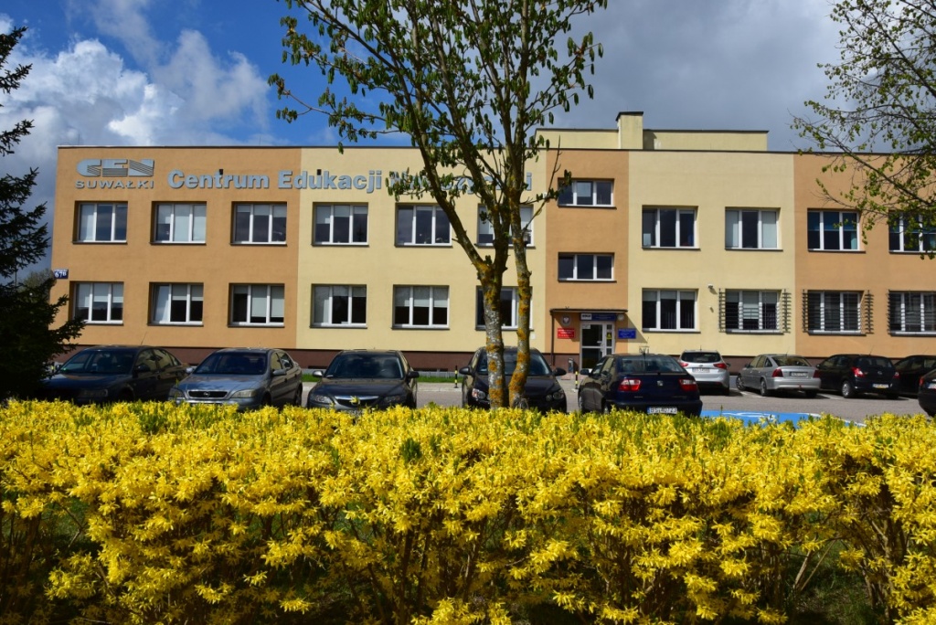 Informacja o wyborze ofert na zakup tabletów, zestawów komputerowych, urządzenia wielofunkcyjnego oraz licencji oprogramowania biurowego