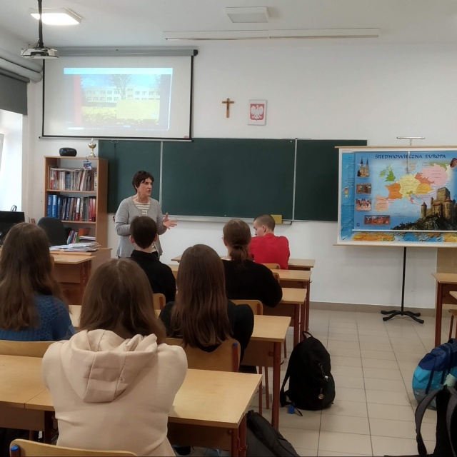 Nietypowa lekcja biblioteczna w II LO w Suwałkach